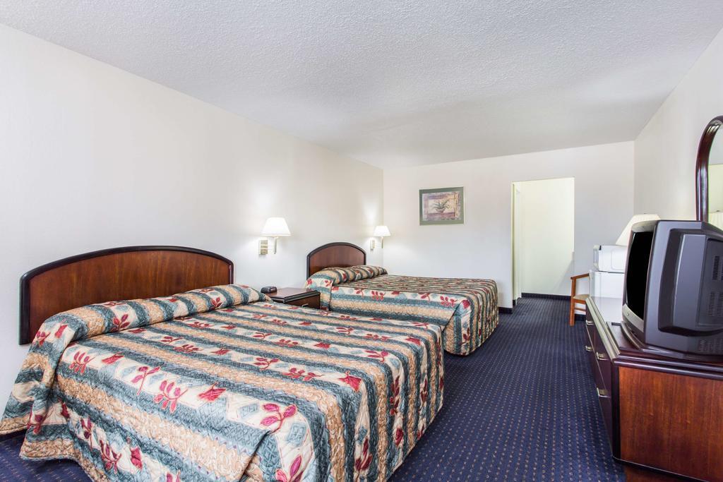Knights Inn Virginia Beach Lynnhaven Экстерьер фото
